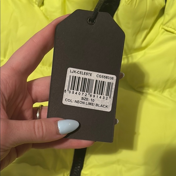 Yellow Puffer Jacket so 10 but FITS LIKE SZ 4 - Picture 2 of 2